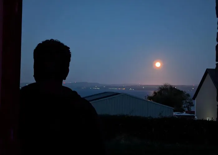 Saol Mall Red Castle